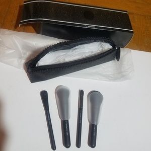 New MAC Keepsakes Extra Dimension Brush Kit